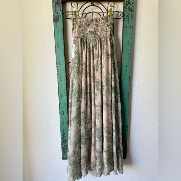 Aakaa Elegant Green Halter Maxi Dress. Perfect for garden wedding. - Picture 12 of 12